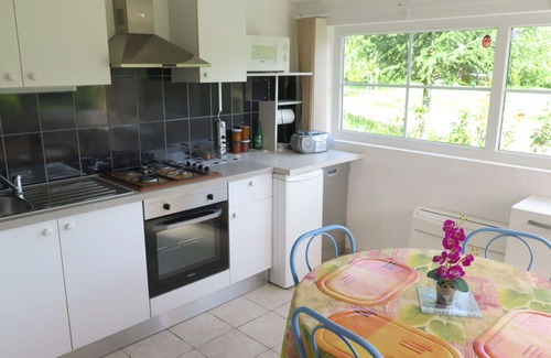 Lascaux Villa | Belle maison de vacances privée avec TV, terrasse, animaux admis, vue panoramique et parking