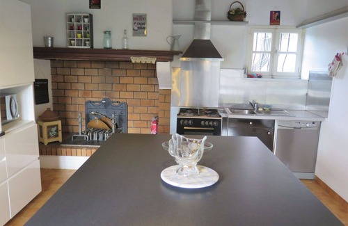 Nassiet Villa | Belle maison de vacances privée avec climatisation, piscine privée, WIFI, TV, terrasse et parking