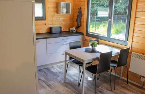 Alpenrod Maison | Merveilleuse maison de vacances privée pour 4 personnes avec TV et terrasse