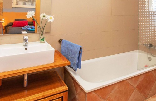Ullastret Maison | Beautiful private villa for 8 people with WIFI, private pool, TV, patio, pets allowed and parking