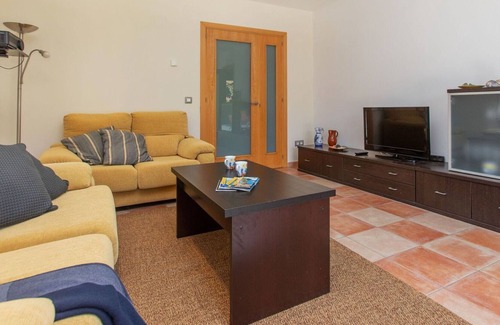 Ullastret Maison | Beautiful private villa for 8 people with WIFI, private pool, TV, patio, pets allowed and parking