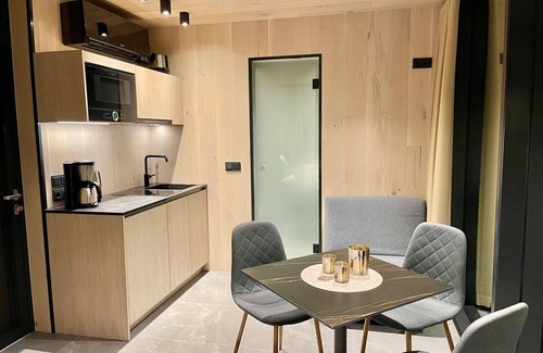 Imst Maison | Magnifique maison de vacances privée pour 2 personnes avec climatisation, WIFI, TV et animaux admis