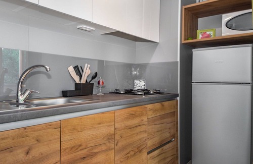 Rebici Maison | Belle maison de vacances privée avec climatisation, WIFI, TV, terrasse et animaux admis