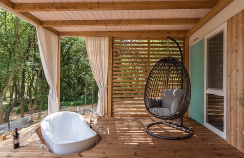 Rebici Maison | Belle maison de vacances privée avec climatisation, WIFI, TV, terrasse et animaux admis