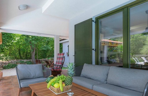 Murine Maison | Merveilleuse maison de vacances privée avec piscine privée, WIFI, climatisation, TV et parking