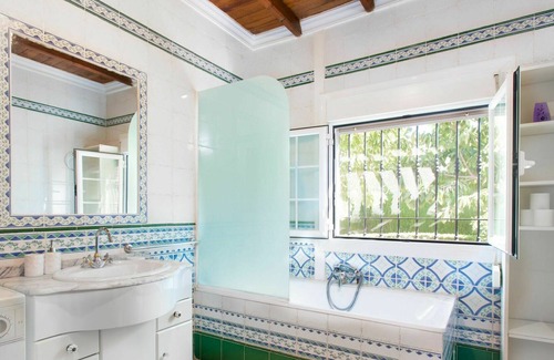 Niguelas Maison | Beautiful private villa for 6 guests with WIFI, A/C, private pool, TV, patio and parking