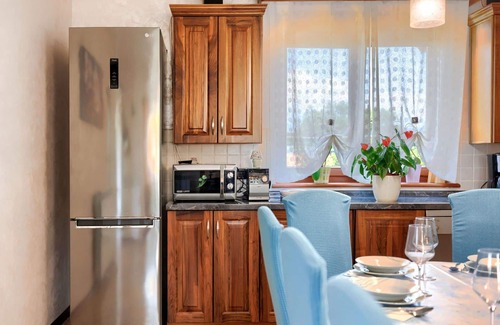 Pican Maison | Maison de vacances privée avec piscine privée, WIFI, TV, balcon, animaux admis, parking
