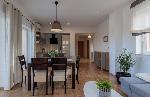 Policnik Maison | Merveilleuse maison de vacances privée avec climatisation, WIFI, piscine privée, TV et terrasse