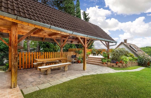 Fonyod Maison | Maison de vacances privée avec WIFI, piscine privée, TV, terrasse, animaux admis, vue panoramique