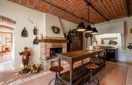 Castell'Alfero Maison | Magnifique maison de vacances privée avec WIFI, bain à remous, TV, patio, vue panoramique, parking