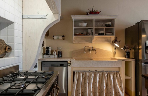 Castell'Alfero Maison | Magnifique maison de vacances privée avec WIFI, bain à remous, TV, patio, vue panoramique, parking