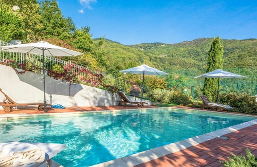 San Momme Villa | Merveilleuse maison de vacances privée pour 10 personnes avec WIFI, piscine privée, TV et parking