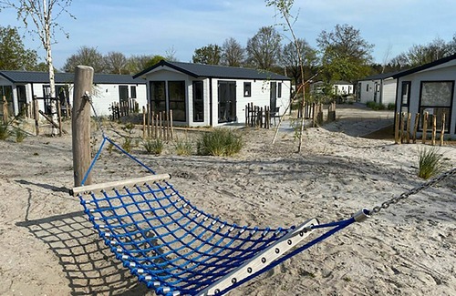 Biddinghuizen Maison | Belle maison de vacances privée pour 4 personnes avec WIFI, piscine, TV, terrasse et parking