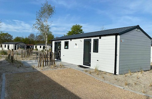 Biddinghuizen Maison | Belle maison de vacances privée pour 4 personnes avec WIFI, piscine, TV, terrasse et parking