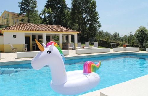 Santo Andre de Poiares Cottage | Belle maison familiale avec grande piscine 12x6 mt, wifi gratuit
