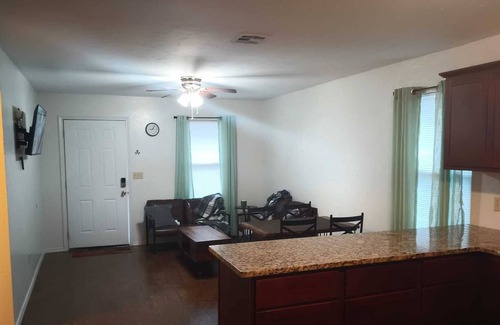 Hinton Maison | Beautiful-Quiet-Modern-Fast Internet 2br 1ba w/ fenced yard