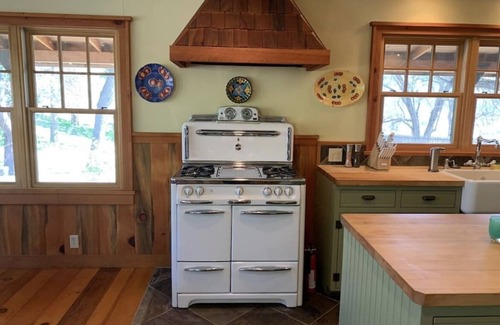 Miramonte Maison | Beautiful ranch cottage close to Kings Canyon and Sequoia National Parks