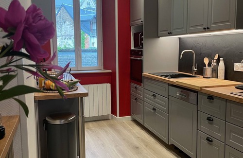 Bagneres-de-Luchon Appartement | Très bel appartement rénové avec cour intérieure