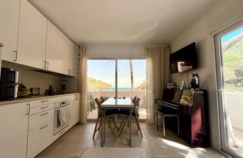 Santa Eulalia del Rio Appartement | Beautiful Relaxing Tiny Beach Home in Ibiza’s Cala Llonga Beach