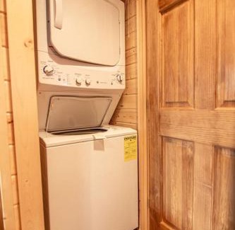 Warm Springs Maison | Beautiful Relaxing Home in Warm Springs Ranch - Misty Mountain Hideaway