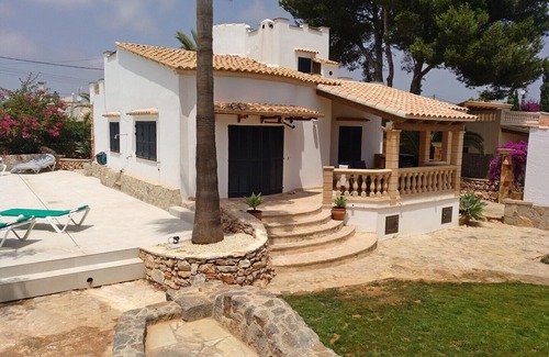 Cala Llombards Chalet De Ski | agréable, rénové. Chalet pour 5-7 personnes. avec grande piscine, WiFi, climat, proche de la mer