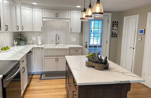 Lodi Autre | Beautiful renovated Farmhouse on Seneca Lake. Finger Lake Wine Trail.