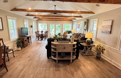 Lodi Autre | Beautiful renovated Farmhouse on Seneca Lake. Finger Lake Wine Trail.