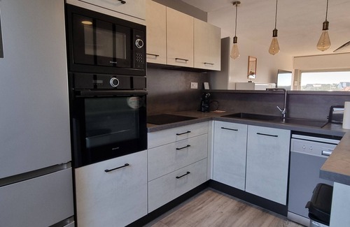 Concarneau Appartement | Très Bel Appartement rénové vue mer latérale sur la Corniche à Concarneau
