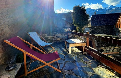 Estarvielle Maison | Belle Grange Rénovée pour 10 Personnes. Proche des stations de ski.