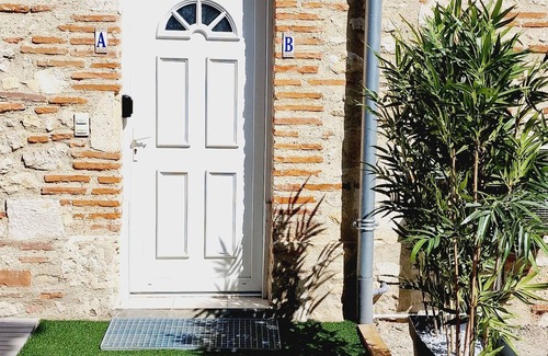 Agen Maison | Belle maison rénovée, 2 chambres, clim, parking privé gratuit,Wi-Fi