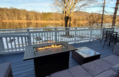 Corbettsville Maison | Beautiful river view, four seasons home, 20 minutes from SUNY Binghamton