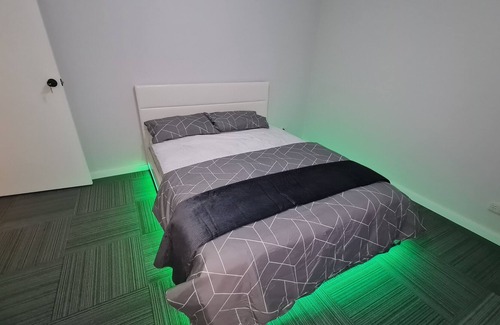 Mooroopna Maison | Beautiful Room in a Meticulous House