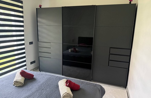 Ingersheim Lit Et Petit-Déjeuner | Beautiful room on garden level between vineyards and Colmar