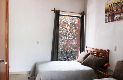 Taxco Appartement | Beautiful room TURQUEZA with balcony TAXCOMAGICO