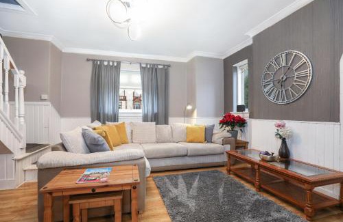 Gilmerton Maison | Beautiful Rooms in Edinburgh Cottage Guest House - Free Parking