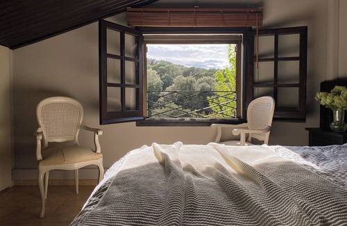 Dosrius Cottage | Beautiful rural house with pool and BBQ in the middle of the forest. Suitable for pets