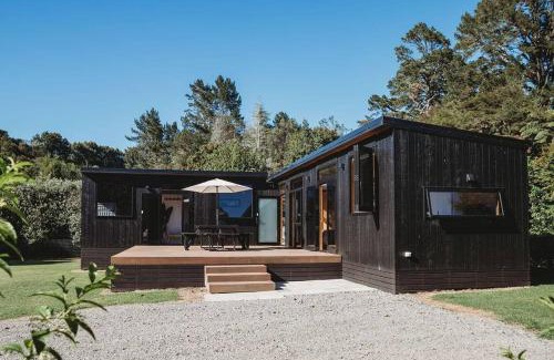 Katikati Maison | Beautiful Rural Retreat and Sapphire Springs Thermal Mineral Pools