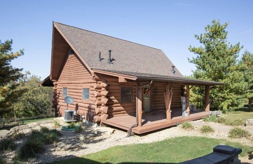 Hazel Green Cabine | Beautiful rustic and secluded cabin on a dead end lane and close to Galena, IL.