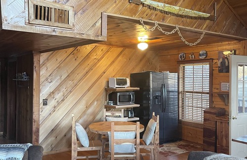 Oakland Cabine | Beautiful Rustic Cabin at Enid Lake, near Grenada Lake, Sardis Lake & Ole Miss