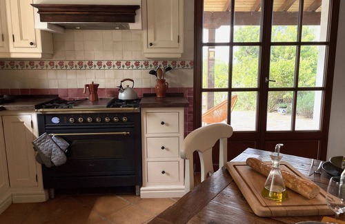 Cervera del Maestrat Maison | beautiful spacious Countryhouse up to 14 Guests, 7 bedrooms, private pool