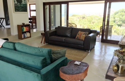 Rooiels Maison | Beautiful Sea front cottage right on the Atlantic ocean.