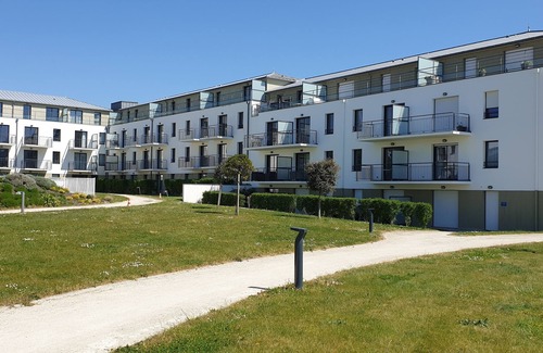 Concarneau Appartement | Bel appartement Vue mer à Concarneau aux Sables blancs, Piscine Commune Chauffée