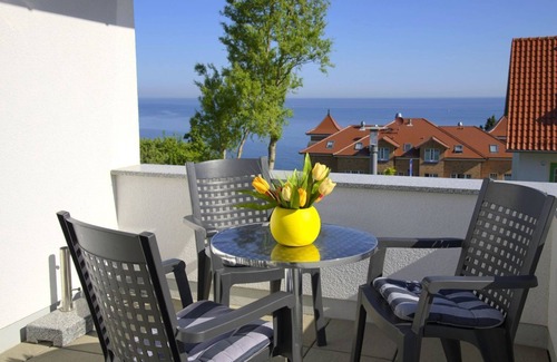 Lohme Appartement | Beautiful sea view from the roof terrace - Haus Ostseeblick 1 FeWo Mee(h)rblick - Haus Ostseeblick 1