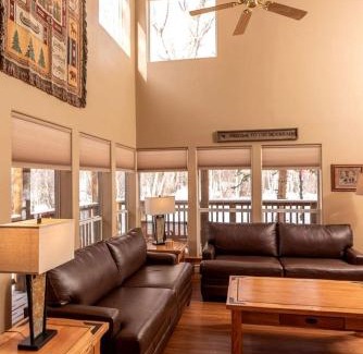 Salida Maison | Beautiful Secluded Cabin with a Hot Tub near Monarch Mountain in Colorado