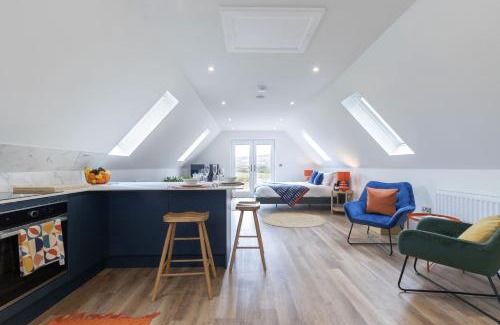 Mangotsfield Maison | Beautiful Self Contained Loft Studio Home in Rural Toddington