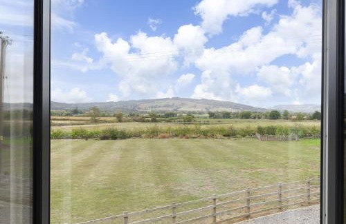 Mangotsfield Maison | Beautiful Self Contained Loft Studio Home in Rural Toddington
