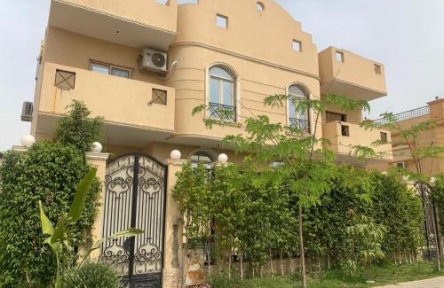 Sheikh Zayed City Appartement | Beautiful semi villa with private entrance in Sheikh Zayed- villa queen