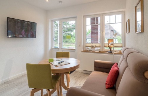 Spiekeroog Appartement | Beautiful small apartment in the east of the village with south-facing terrace!