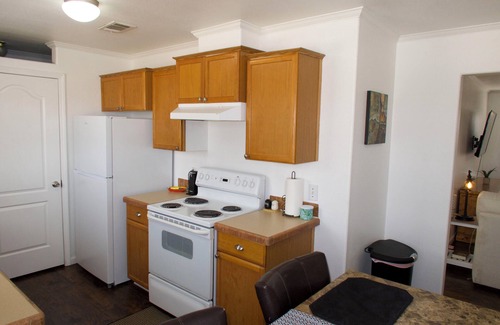 Monahans Maison | Beautiful, Spacious 3-bedroom w/ Backyard!