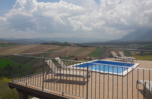 Casoli Appartement | Bel appartement spacieux avec piscine partagée